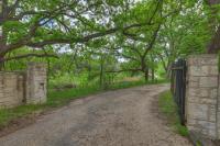 Serene Creek Front Home with Games+Grill! - B&B Fredericksburg