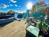 Sunny 2 bedroom, 2 bathroom Apartment with Rooftop in Central London - Chambres d’hôtes Londres