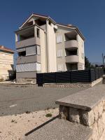 Apartments Niko Novalja - Bed and Breakfast Novalja
