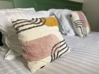 L Emeraude - Wifi - Centre Ville - Seraucourt - B&B Bourges