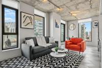 Luxe Modern Escape Tower Views - B&B Calgary
