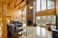 Blue Ridge Retreat: Epic Game Room & Luxe Hot Tub - Bed and Breakfast Blue Ridge