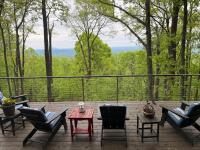 Spectacular Mountain Retreat- Serene Views!- The Groovy Groundhog - B&B Ararat