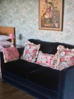 Country garden lodge on Devon Cornwall border - B&B Lifton