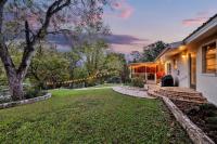 Luxury Lakefront Oasis with Boat Dock-Firepit - B&B McQueeney