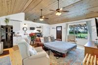 3 Acres of Luxury and Views in Fred Wine Country! - B&B Luckenbach