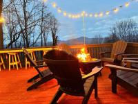 Smoky Mountain View Family Cabin - Chambres d'hôtes Waynesville