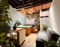 Modern Loft in Laureles, Medellín, with AC - Ferienwohnung Medellín