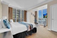 Luxury 1BR Corner Suite with Strip View, F1, Balcony at MGM Signature - 1621 - Chambres d'hôtes Las Vegas