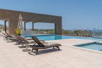 Everything Nearby Beach Pool Gym Tennis - B&B La Paz