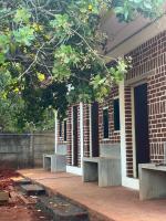 Junction Box Forest Hostel - B&B Auroville