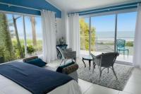 The Lazy Shark - B&B Freeland Park
