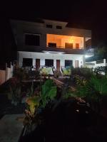 Sea La Vie Guesthouse - B&B Pooc