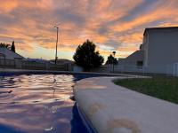 Apartamento en DENIA con 3 habitaciones dobles y piscina a 150 metros de la Playa Les Deveses - Chambres d'hôtes Denia