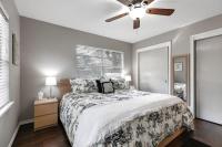 Stylish Home - Lrg Yard with games Grill & Hot Tub - B&B Fredericksburg