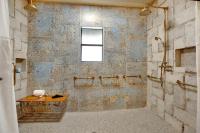 Shady Lane Lodge: Hot-Tub and Game Room Wheelchair Access - B&B Rocky Hill