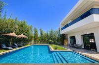 Villa de luxe piscine chauffée & Jacuzzi & Petit déjeuner - B&B Fes