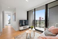 Skyrise City Apartment with Pool Gym & Sauna - Chambres d'hôtes Melbourne