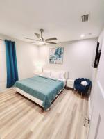 Coastal Charm Cottage Sports Complex OWA Beach! - B&B Foley