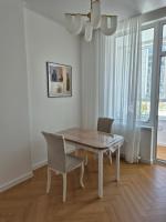 Отличная квартира возле ТРЦ Хан-Шатыр - B&B Astana