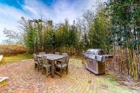 1 Mi to Beach! Family-Friendly Nantucket Retreat - Chambres d’hôtes Nantucket