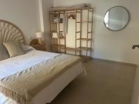 luxury homes bajo laguna beach and pool - B&B Los Amarguillos
