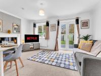 Sleeps 4 3 Bathrooms Wrexham AFC Driveway - B&B Wrexham