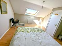 Spacious private loft room in Fulwood Preston - B&B Broughton