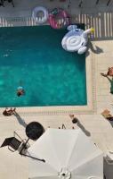 Poiana Events - Vilă privată cu piscină aproape de Mamaia și Constanța - B&B Poiana