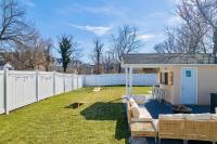 3BR Beach House | Fire Pit & Bar | Steps to Beach - Bed and Breakfast Long Branch