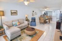 Resort like super heated pool & direct beach front - B&B South Padre Island