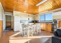 Kellraine Holiday Units - Bed and Breakfast St Helens
