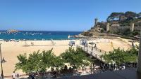 LETS HOLIDAYS Wake Up by the Sea in Victoria apartment 1 - Bed and Breakfast Tossa de Mar