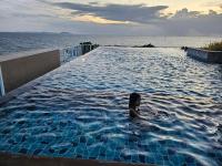 The Blu X Bangsaen 154 - B&B Ban Bang Saen