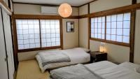 Spacious Traditional Japanese House near Umeda , Entire Home for 8 , Family Friendly - Chambres d'hôtes Osaka