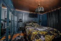 Bold Coastal Retreat with Boudoir Interiors, Felpham Village - B&B Bognor Regis