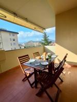 Appartamento Luminoso con Terrazzo, WI-FI e Garage - Bed and Breakfast Prato