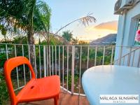 Malaga Sunshine Rentals - Studio Buenavista - 5 Minute Drive to the BEACH - Stunning Sunset - Chambres d'hôtes Benalmádena