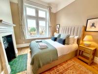 Bournemouth Beach Break - Stylish Two Bedroom - Walk to Town and Beaches - Sleeps 4 - B&B Bournemouth