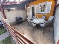 Apartment by MICHELLE - Terme Čatež House - Bed and Breakfast Čatež ob Savi