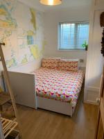 Homely 2 bedroom flat just off Leigh Broadway - Ferienwohnung Southend-on-Sea