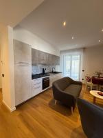 Black Swan Apartment - B&B Peschiera del Garda