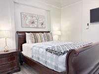 The Fan Comfort Stay near VCU Free Parking Fenced Yard - B&B Richmond