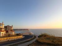 Foz do Arelho Sunset Sea Views Apartment - B&B Foz do Arelho