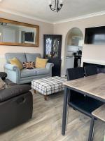 Dragon Chalet 2 ,153 Sunbeach Holiday Village - Bed and Breakfast Scratby