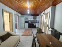 Appartamento con 2 Camere da Letto e Balcone