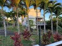Grande Villa au calme - Vue exceptionnelle - Climatisation - Piscine sel chauffée - Jardin Tropical - Chambres d'hôtes Vincendo