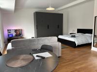 New Apartment on Top Floor, 2 minutes from Lausanne Train station - Chambres d'hôtes Lausanne