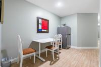 Comfortable Westside Vancouver Stay- Shared House - B&B Vancouver