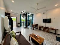 Duplex, 1BR Loft, King Bed, Pool, Garden, Sony Soundbar - B&B Phum Trâpeăng Treăng